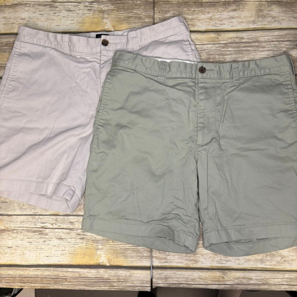 LOT OF 2 J. Crew 7 in Inseam Preppy Casual Khaki Green Chino Short Mens Sz 33